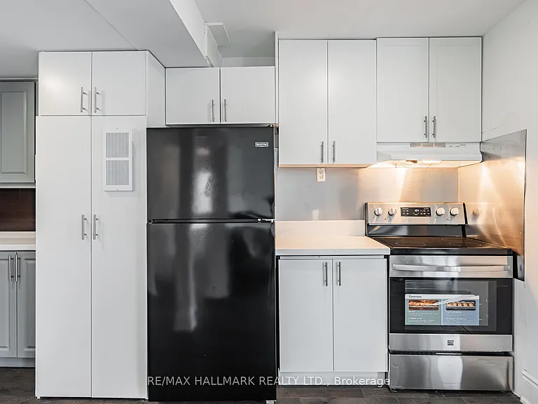 82 Ellington Dr #UPPER — Photo 11