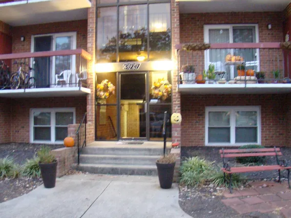 327 Saint Marys Ave #7-D, La Plata, MD 20646