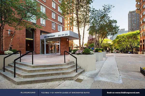 Rented by The Blueground | media 92