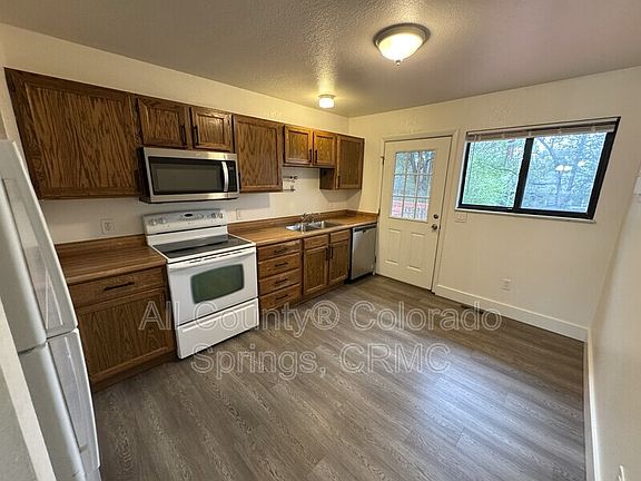 4th image of 44 Sunflower Rd APT A