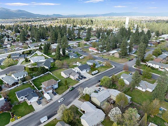 4th image of 402 W 22nd Ave
