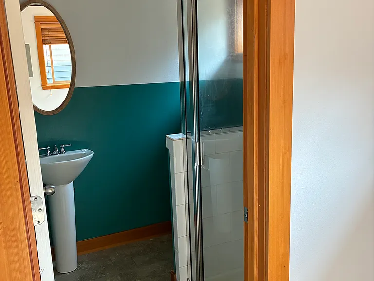 En-suite bathroom