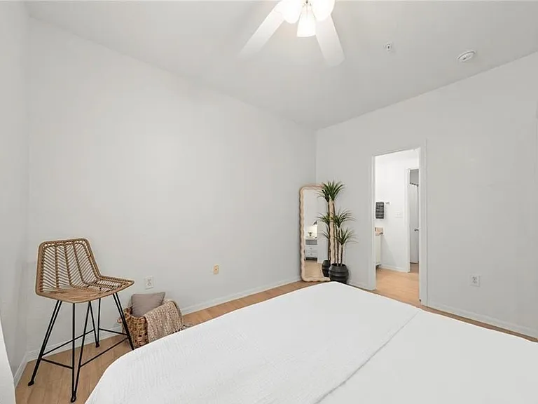 23500 Walden Center Dr #206 — Photo 23