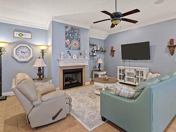 5th image of 917 Middlebrook Cir