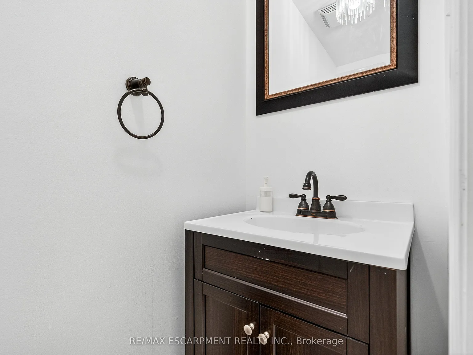 3 bed, $2,900 — Photo 3