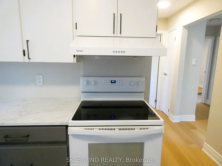 98 Barton St #2 — Photo 24