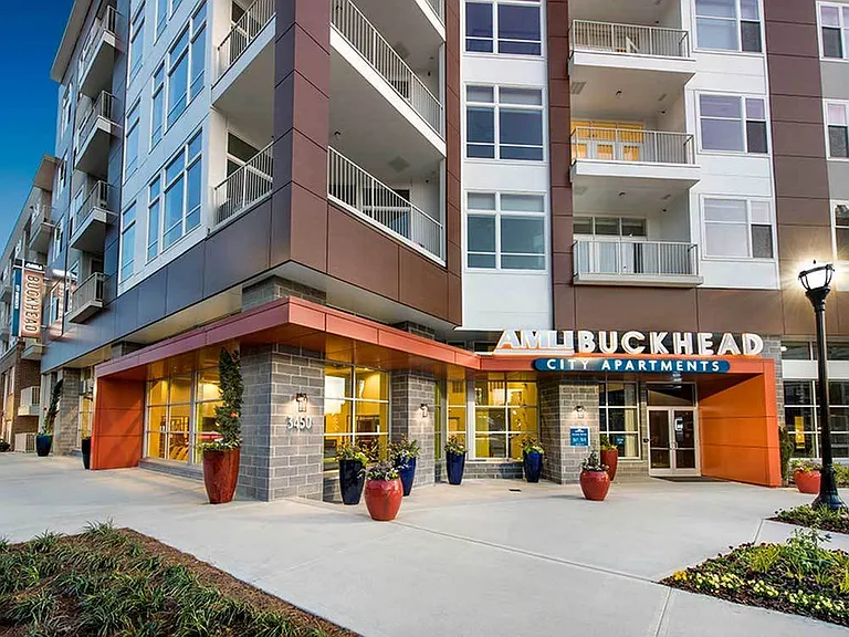 AMLI Buckhead — Photo 25
