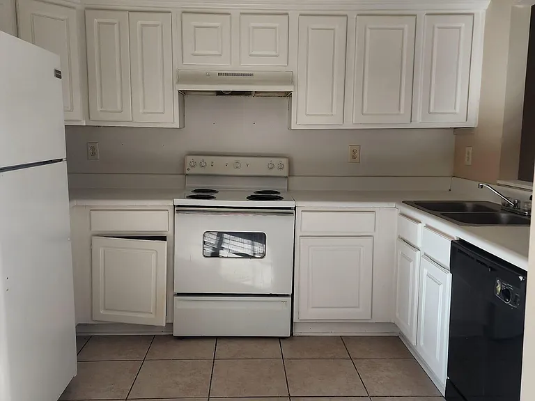 8300 Max Ct — Photo 5