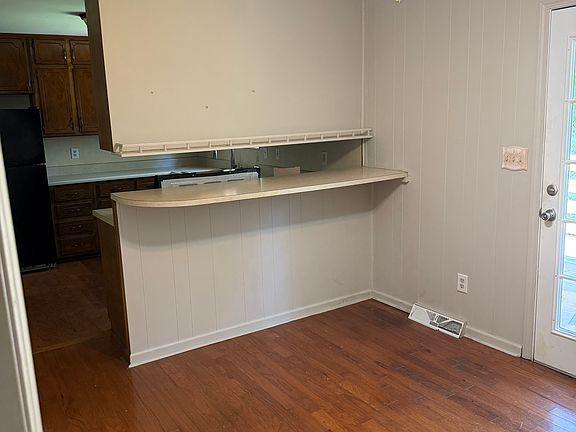 Eating or office space or crafting area