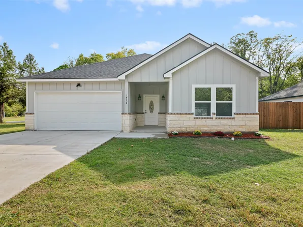 1522 Harris St, Gainesville, TX 76240