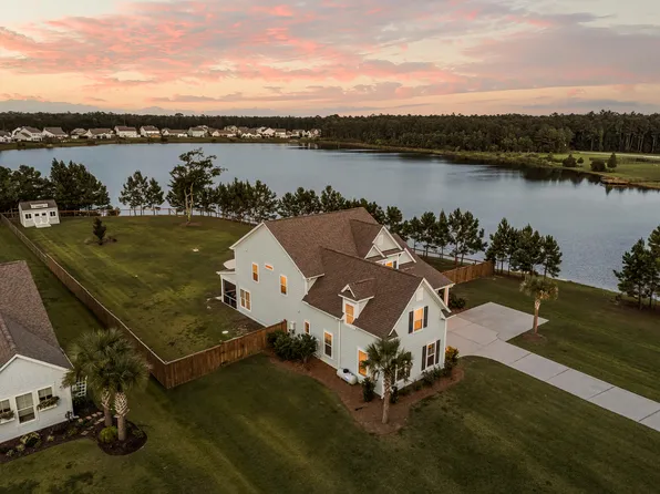 562 Pontoon Rd, Huger, SC 29450