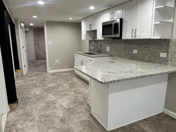 2908 W 38th Pl, Chicago, IL