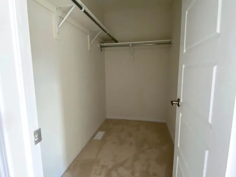 59 Alexandra Dr — Photo 16