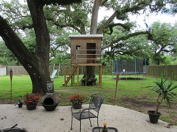 5th image of 211 Oak Cluster Dr