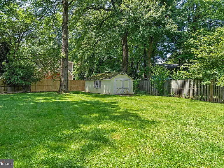 905 Carole Ct SE — Photo 5