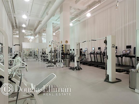 3rd image of 15 Broad St APT 3210