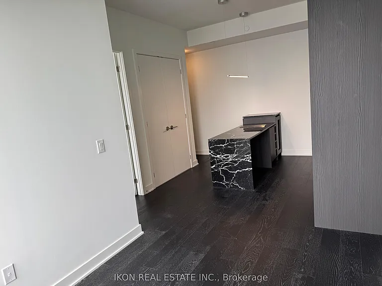11 Yorkville Ave #4001 — Photo 21