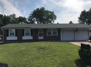 3210 Greenwich Ln, Saint Charles, MO 63301