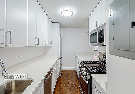 5th image of 240 E 82nd St APT 18E