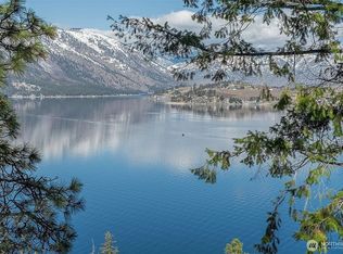 7365 Ridgeview Dr, Chelan, WA 98816