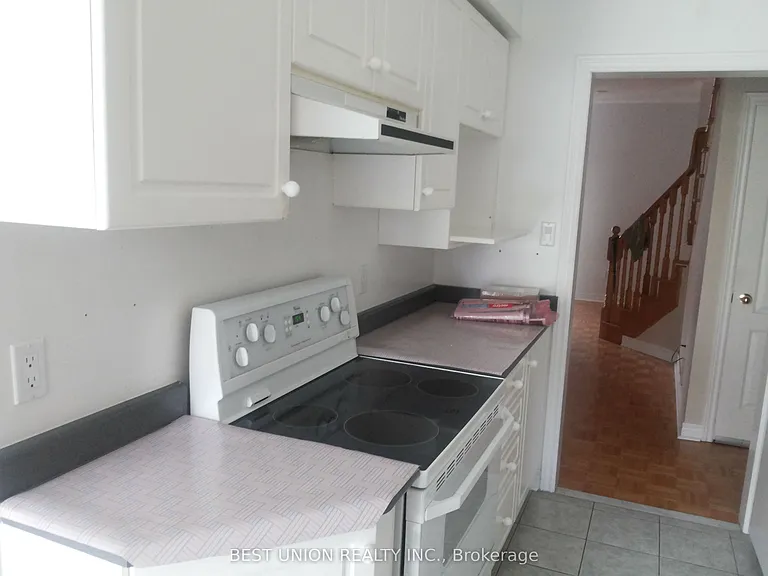 33 Kimono Cres — Photo 3