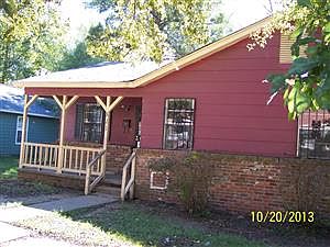 2nd image of 821 Deer Park St