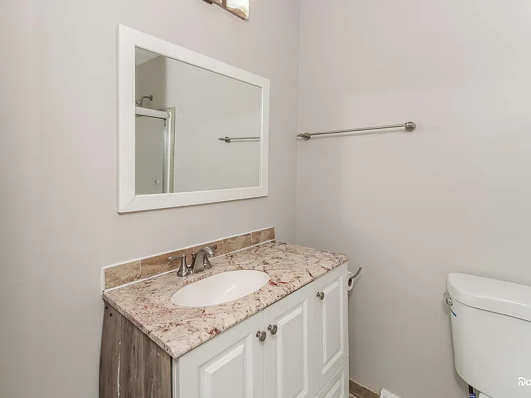 906 Meade Dr — Photo 12