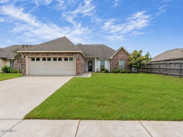 407 Claystone Rd, Youngsville, LA 70592