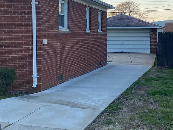 2nd image of 35456 Hazelwood St