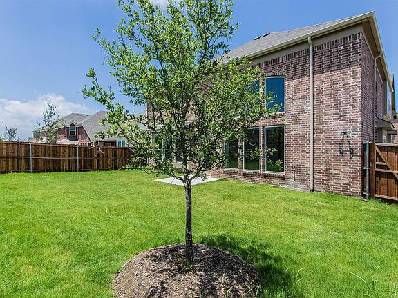 3rd image of 1023 River Rock Way