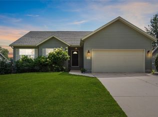 2815 28th Ave SW, Cedar Rapids, IA 52404