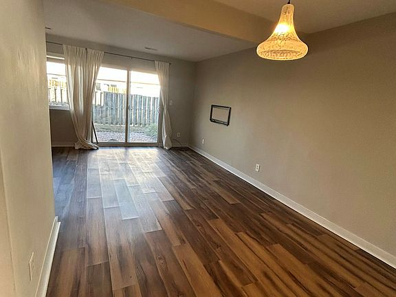 5th image of 220 Elizabeth St APT B3