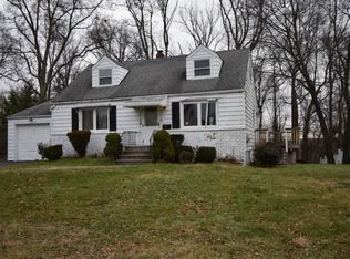 12 Brown Dr, Pearl River, NY 10965