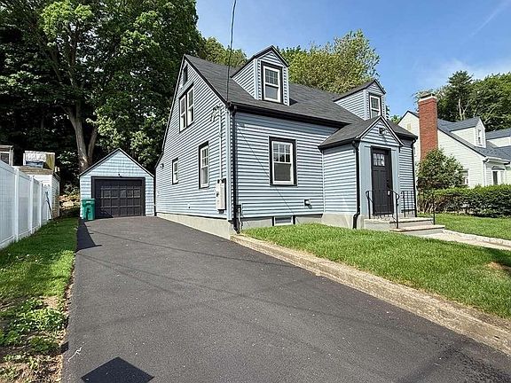 2nd image of 714 Lynnfield St