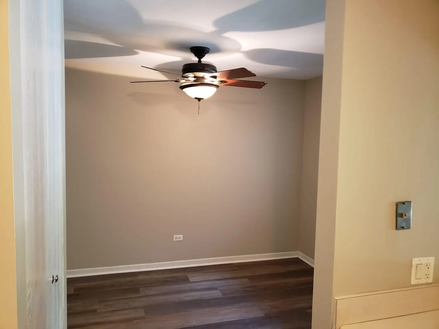 2 bed, 1050 sqft, $2,050 — Photo 4