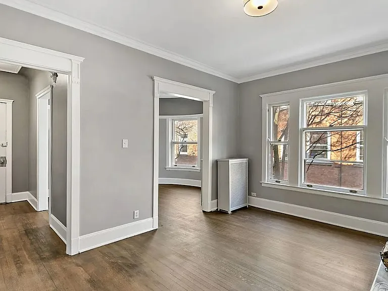 633 W Barry Ave #2I — Photo 9