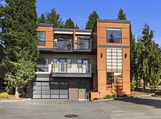 790 6th St S APT B, Kirkland, WA 98033