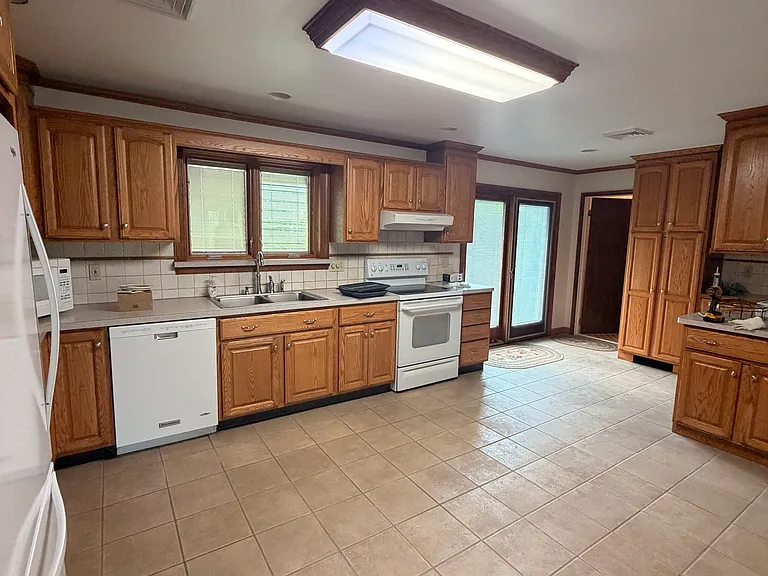 5391 Chapmans Rd #2 — Photo 9