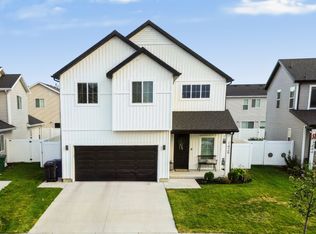 1428 W Creekside Dr, Wellsville, UT 84339