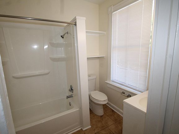 5th image of 122 W Waldburg St APT 3