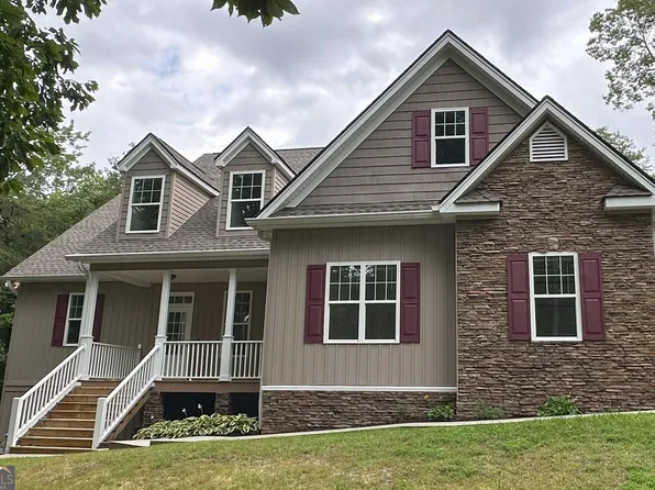 48 Narrow Ln, Dahlonega, GA 30533