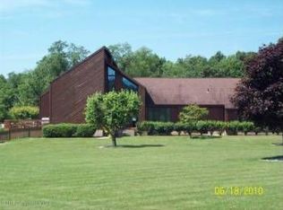 2422 Cherry Hill Rd, Clarks Summit, PA 18411