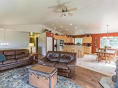 Upstairs Living Area