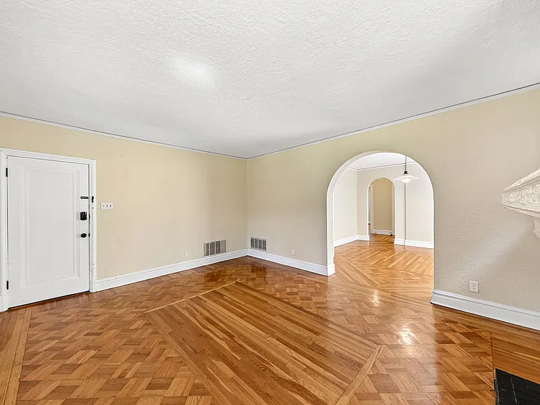 7315 Lindell Blvd #1 — Photo 10