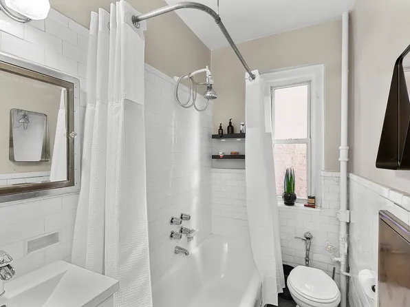 140 East 95th Street image 4 of 7