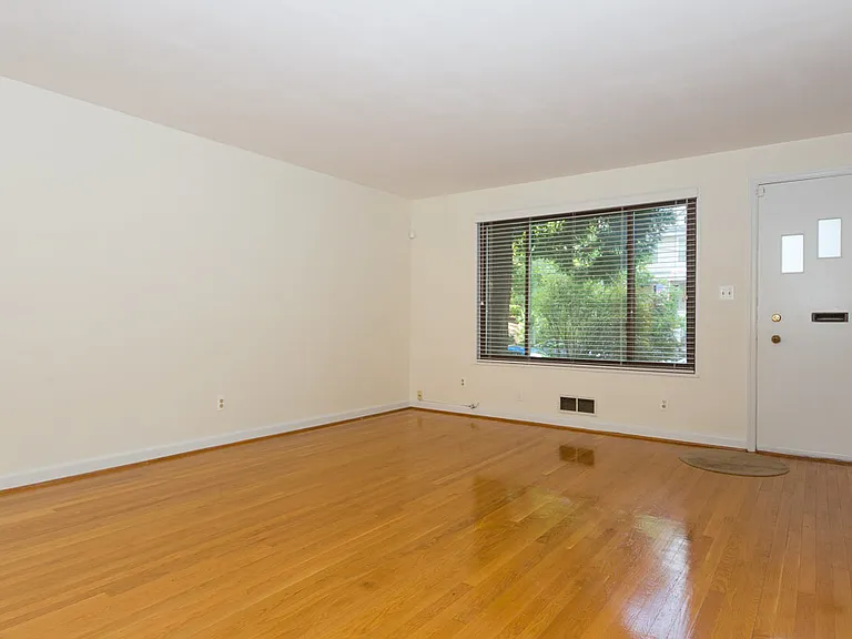 3628 Jenifer St NW — Photo 7
