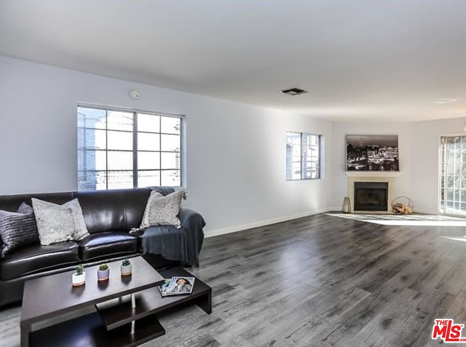 1st image of 102 S Manhattan Pl APT 107