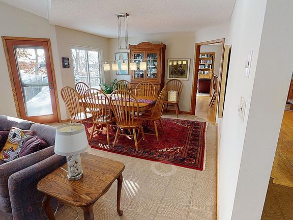 Formal Dining Room (dining table and 8 chairs stay)