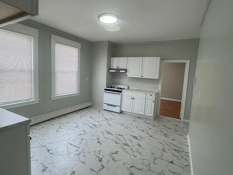 210 Wolcott St #3A — Photo 2