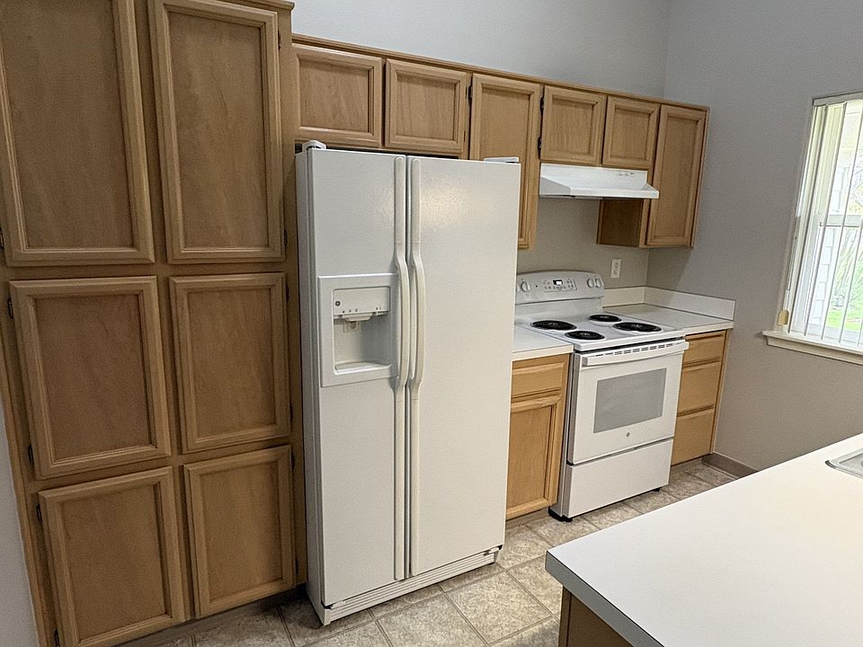2nd image of 210 SE Division St